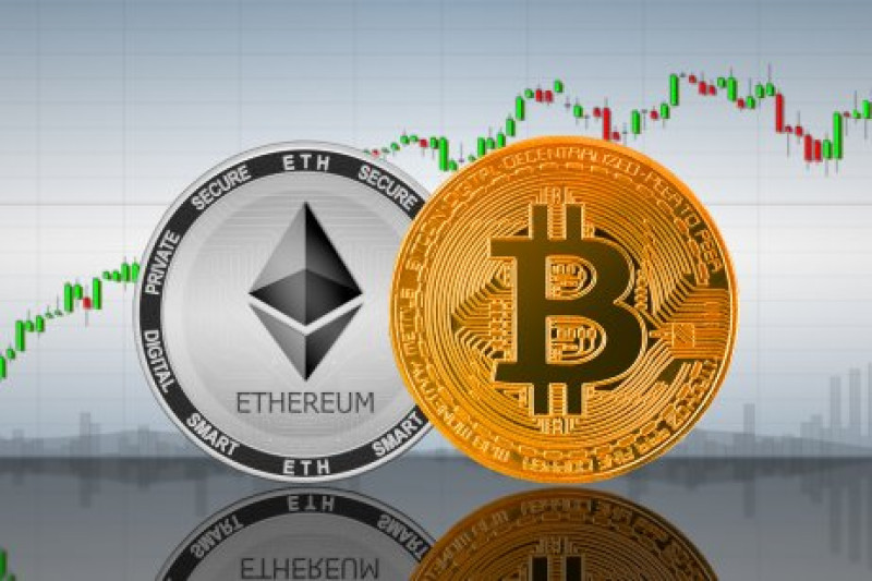 Лого Bitcoin и Ethereum