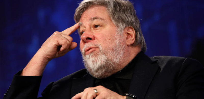 Стив Возняк подал в суд на YouTube